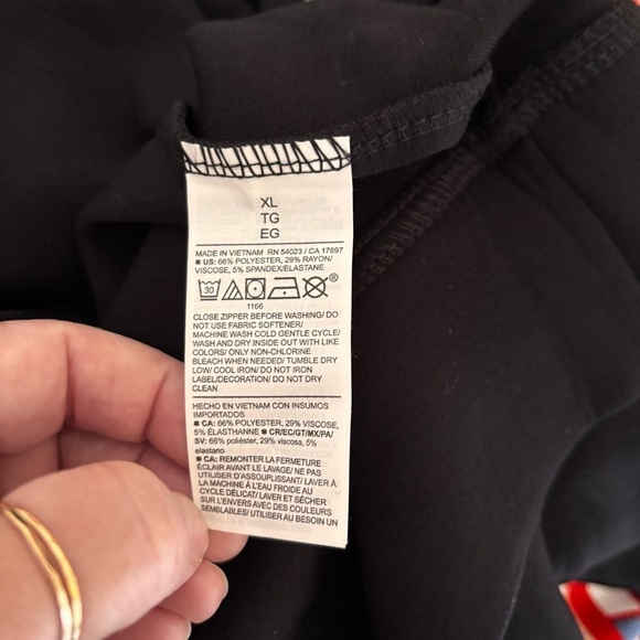 NWT Old Navy Black Hoodie for Women - Picture 8 of 8